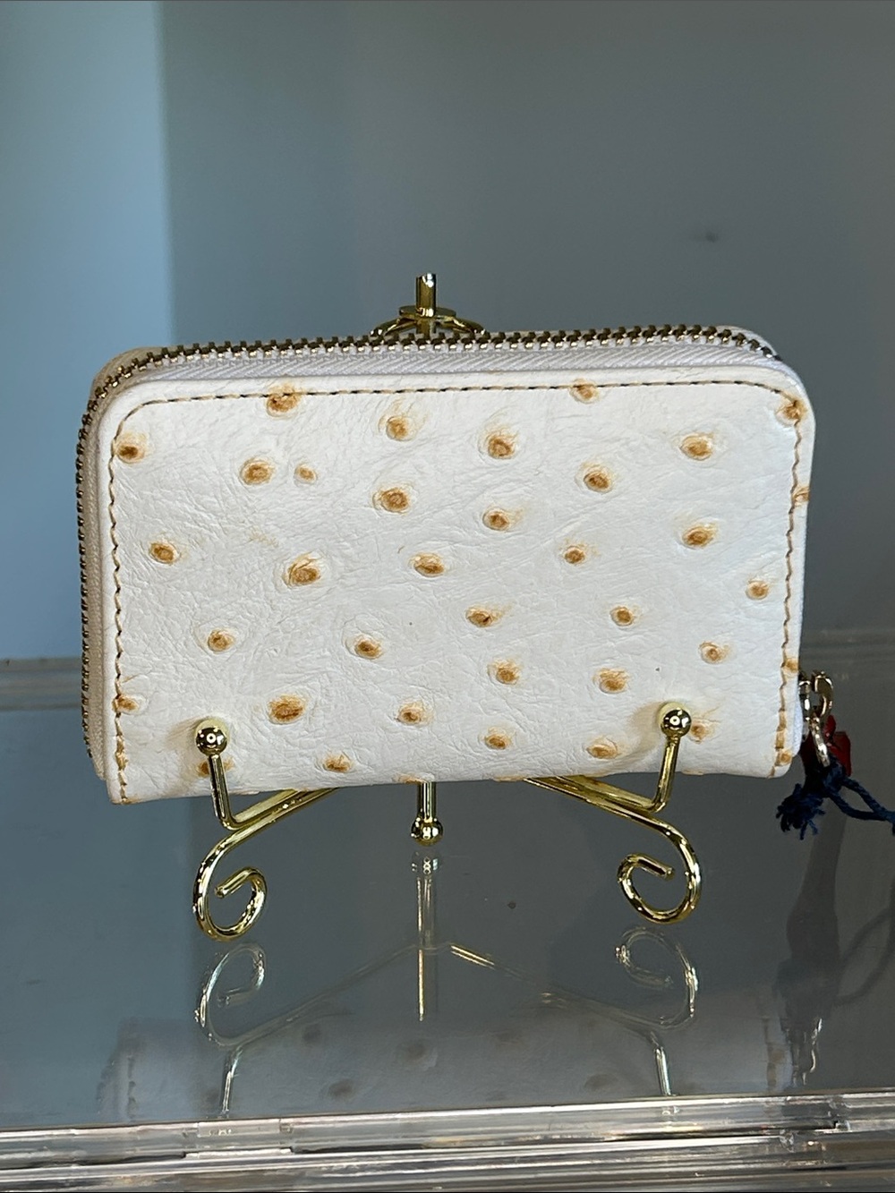 Dooney & Bourke White Ostrich-Texture Zip-Around Wallet 4.5”x 1”x 3” NWT - Picture 6 of 6